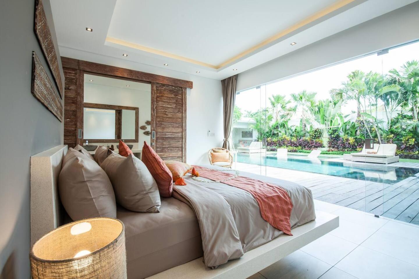 Chill Out In A Luxurious 4 Bedroom Villa Seminyak (Bali)