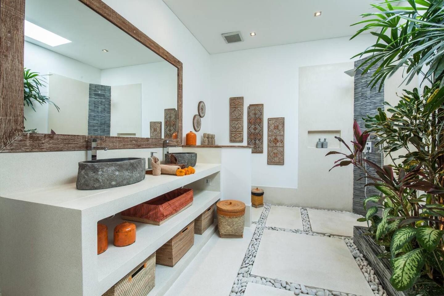 Villa Chill Out In A Luxurious 4 Bedroom Seminyak (Bali)